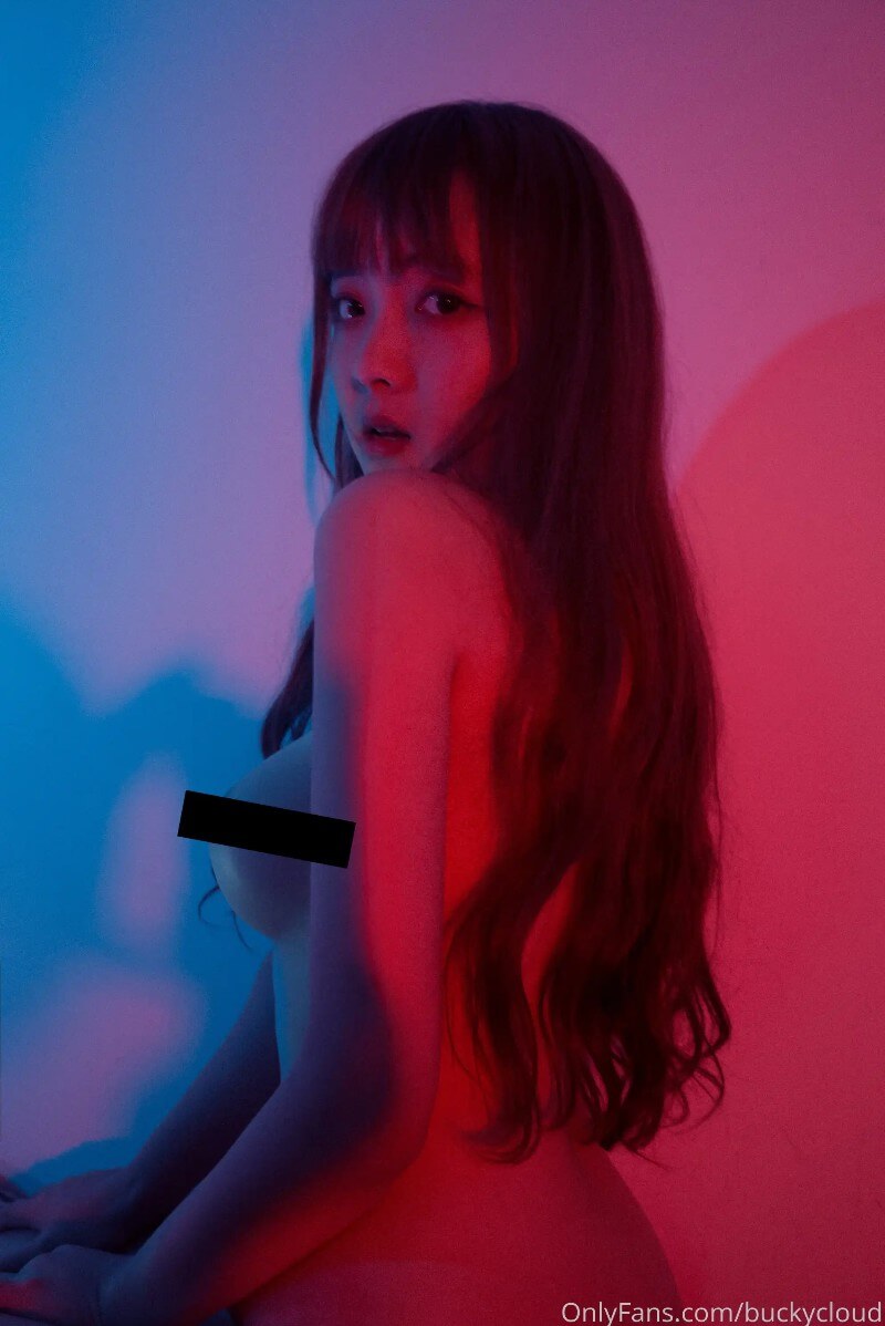 推特网红一只云烧 buckycloud(LittlePotato) onlyfans资源合集下载【1545P+214V】