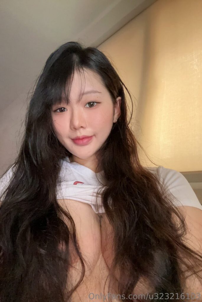 国产大胸白虎美女博主 u323216103(Sophie)onlyfans资源合集下载【62P+30V】 17 15004959231