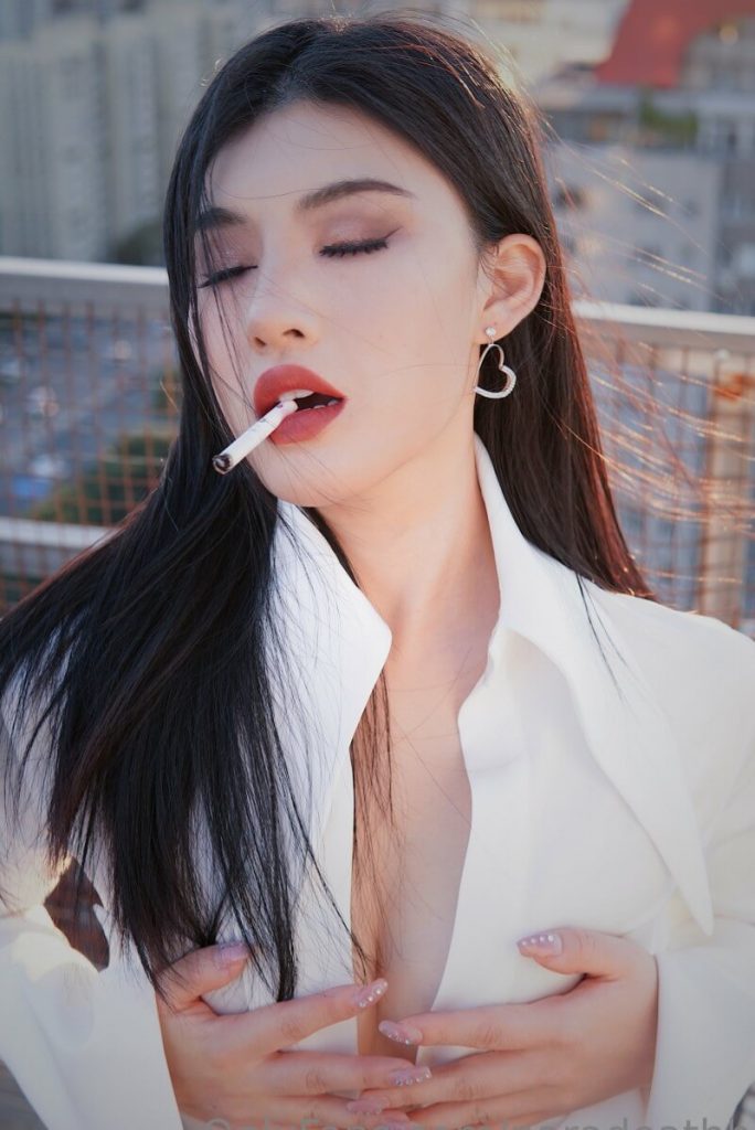 国产气质御姐博主 paradeathh(Misty)onlyfans资源合集下载【109P+31V】 14 paradeathh