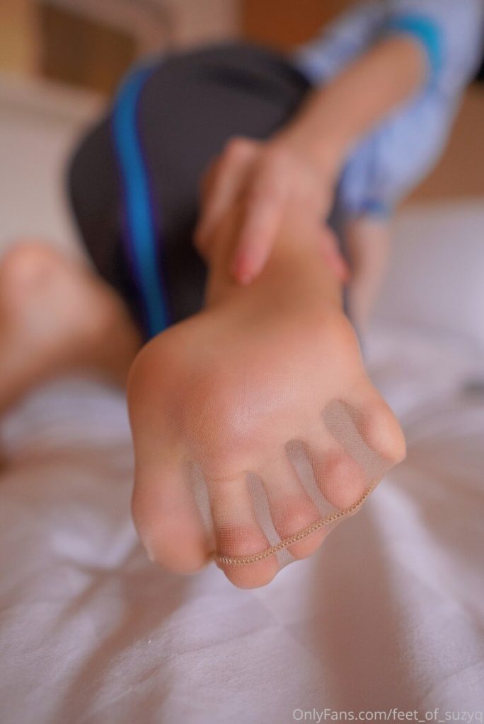 日本足控专家博主 feet_of_suzyq(Lady Suzy-Q)【864P+24V】 15 feet_of_suzyq